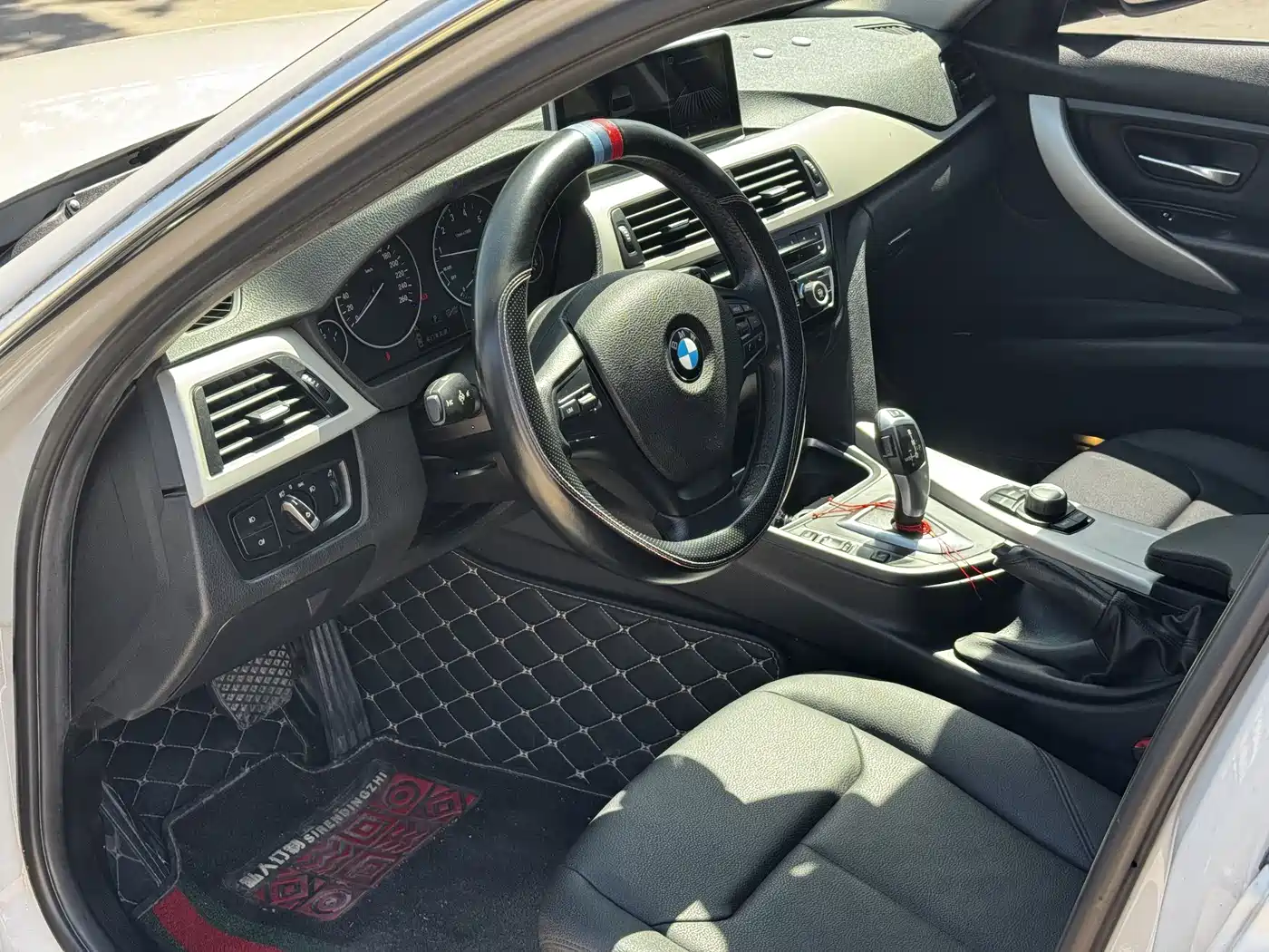 Photo 6 - BMW 3 Series