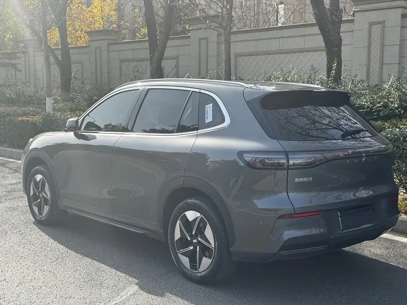 Фото 4 - Geely Galaxy Galaxy E5