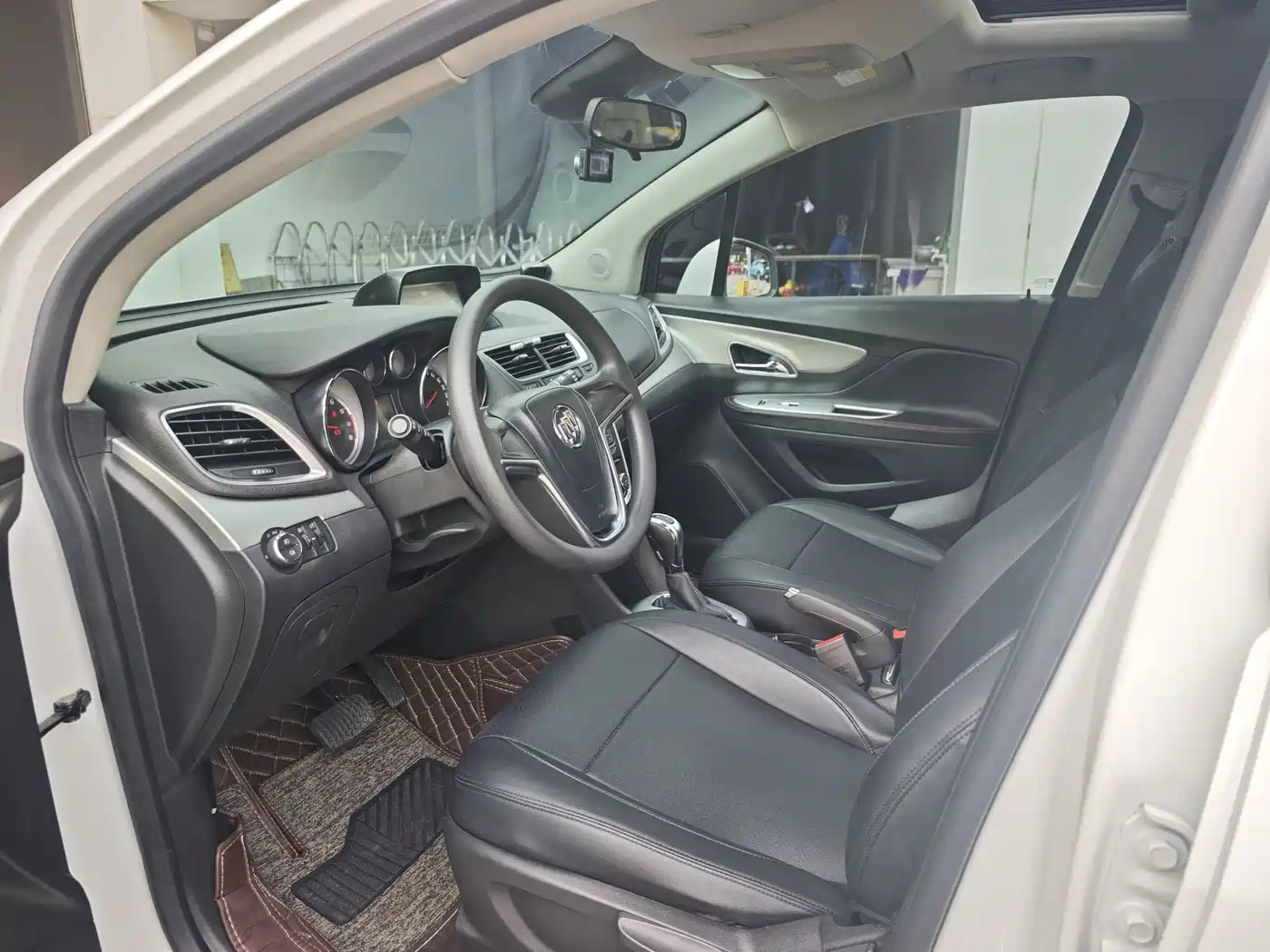 Фото 9 - Buick Encore