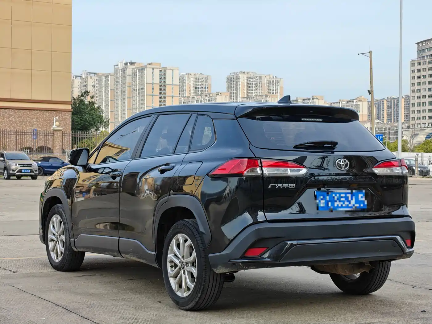 Toyota Frontlander 2022 2.0L CVT Elite фото 4