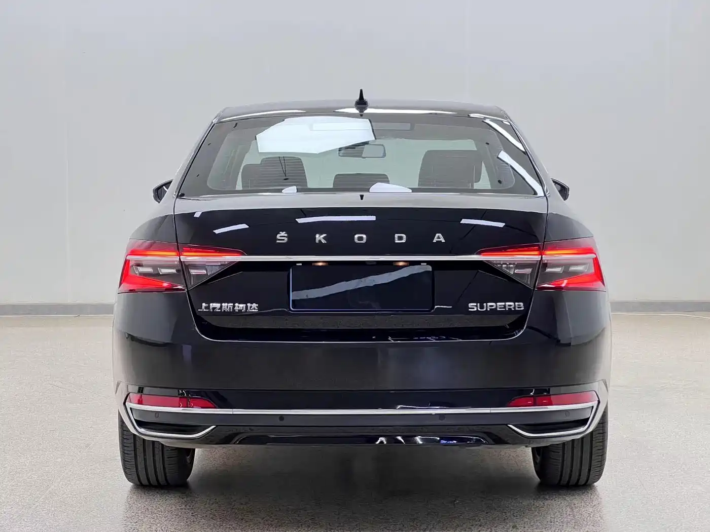 Škoda Superb 2025 Model TSI280 DSG Premium Edition фото 5