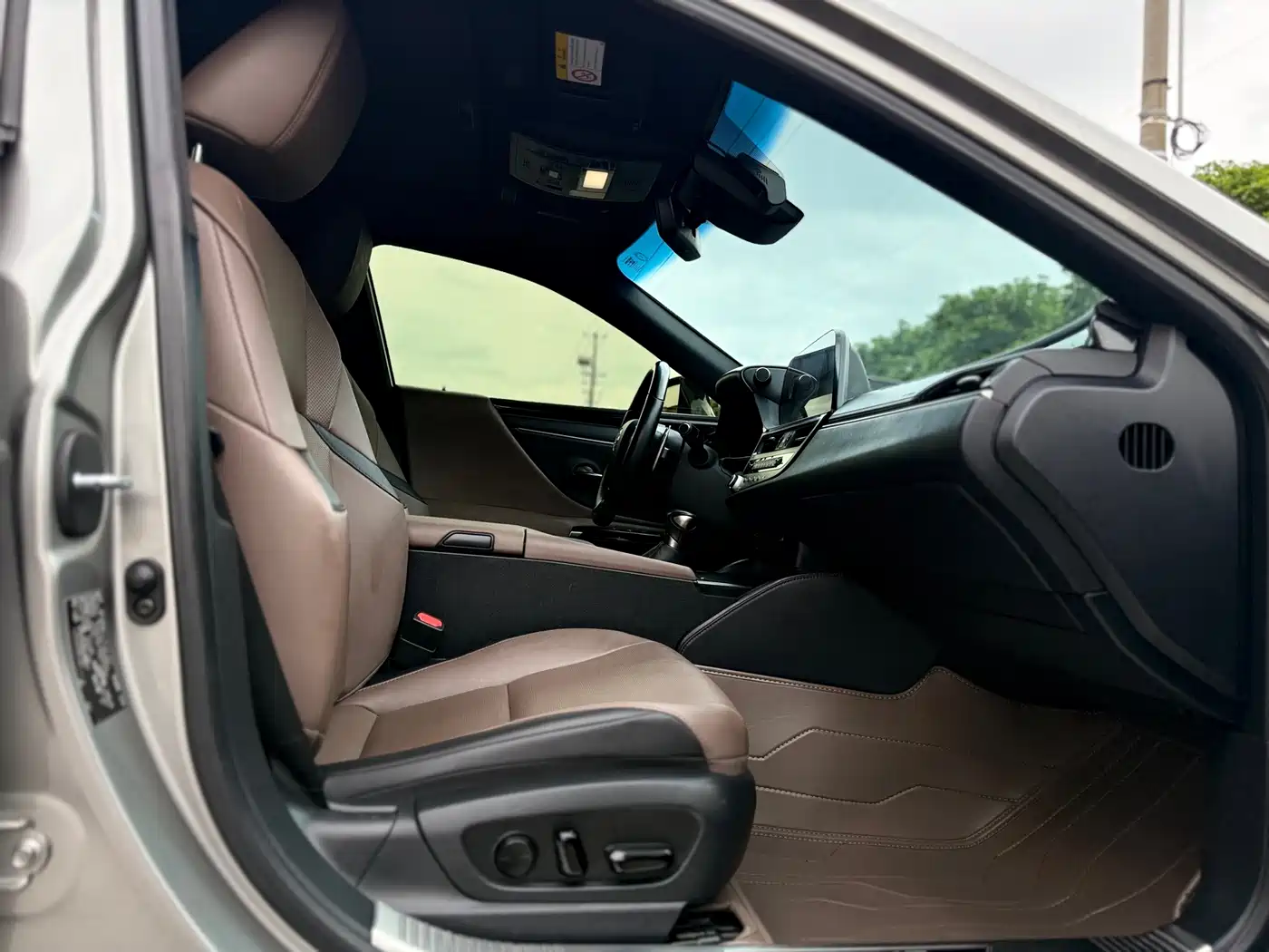 Lexus ES 2022 200 Excellence Edition фото 23