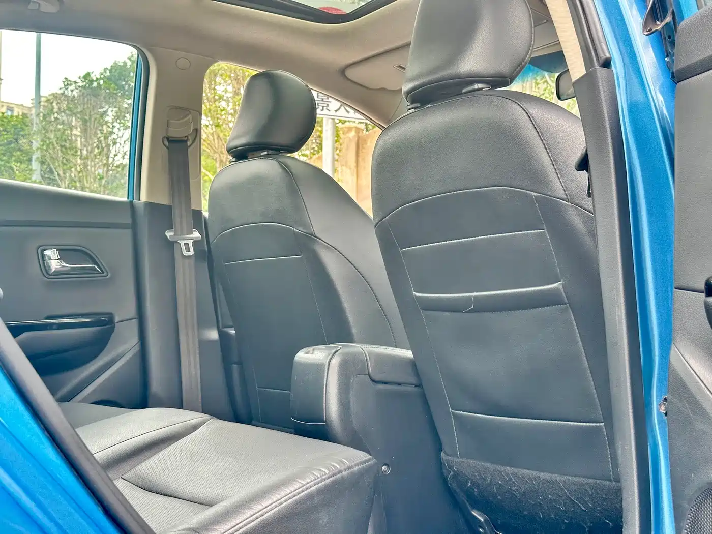 Kia K2 2012 2012 Sedan 1.6L AT Premium Commemorative Edition