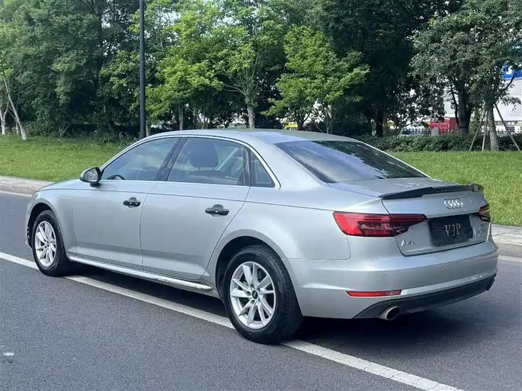 Audi A4L 2017 40 TFSI Progressive фото 9