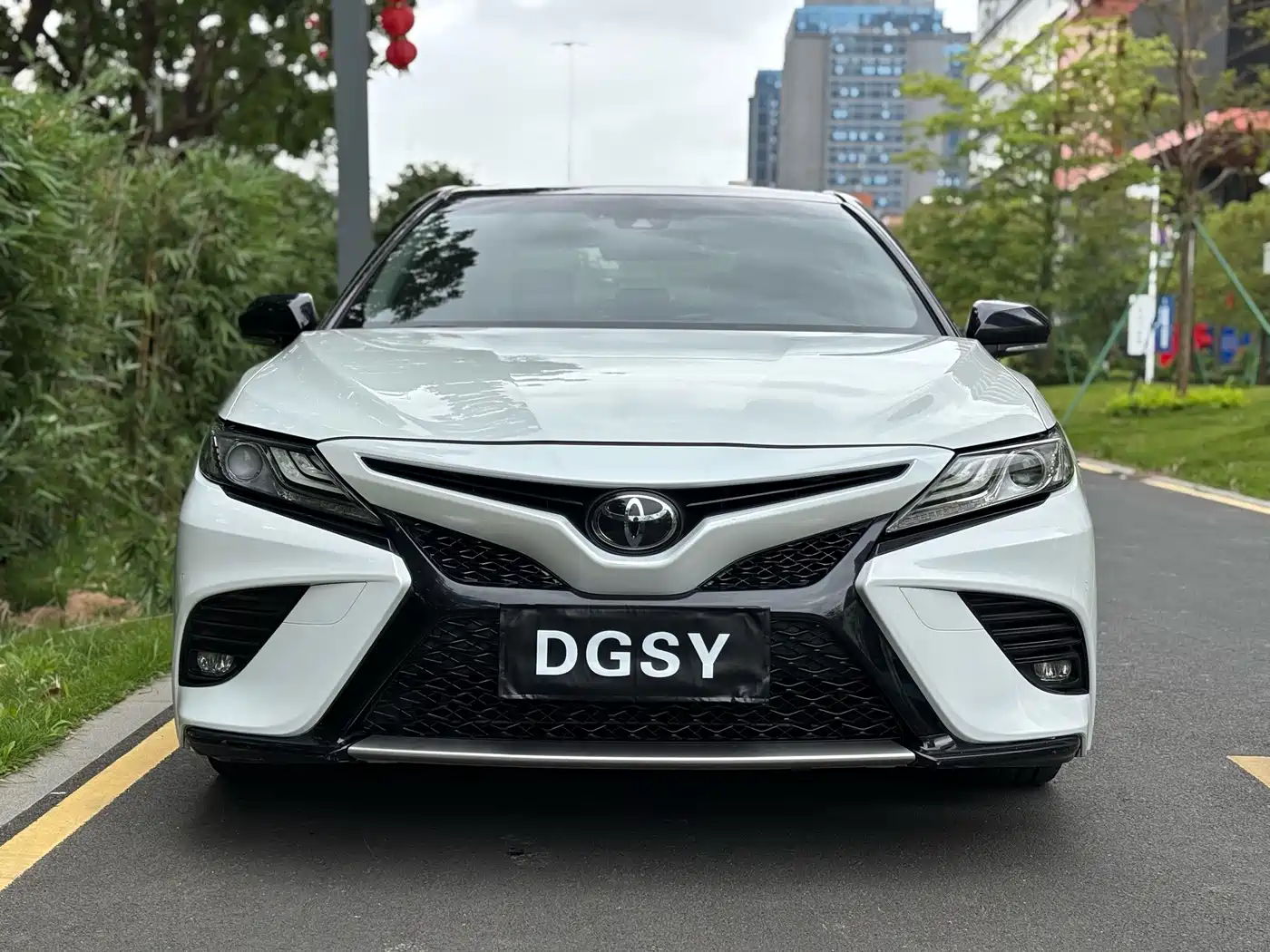 Фото 2 - Toyota Camry