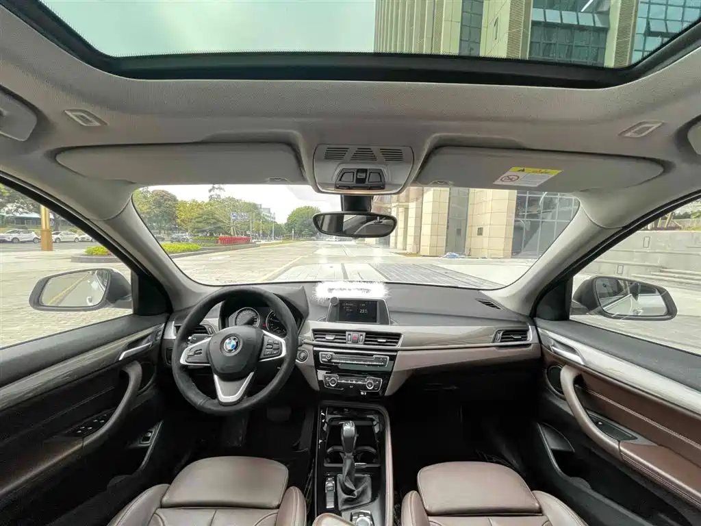 BMW X1 2019 sDrive18Li Premium Model фото 14