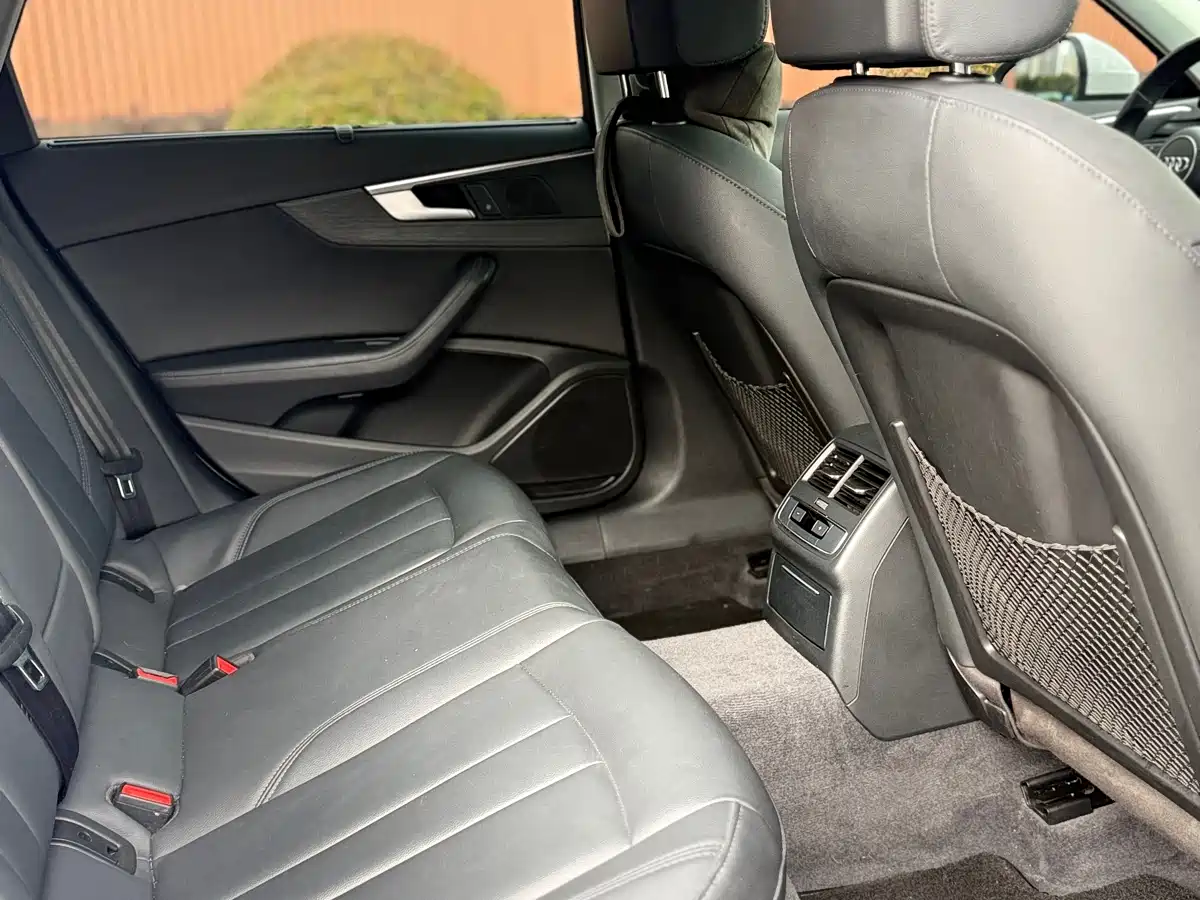 Audi A4L 2022 40 TFSI Luxury Elegance фото 12