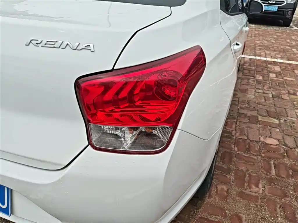 Hyundai Verna 2017 1.4L Manual Renewal Edition China VI фото 8