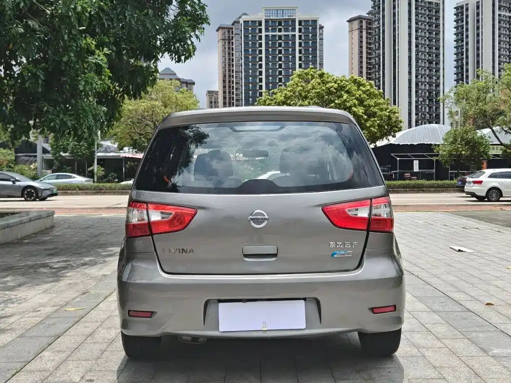 Nissan Livina 2014 2013 1.6XE CVT Comfort