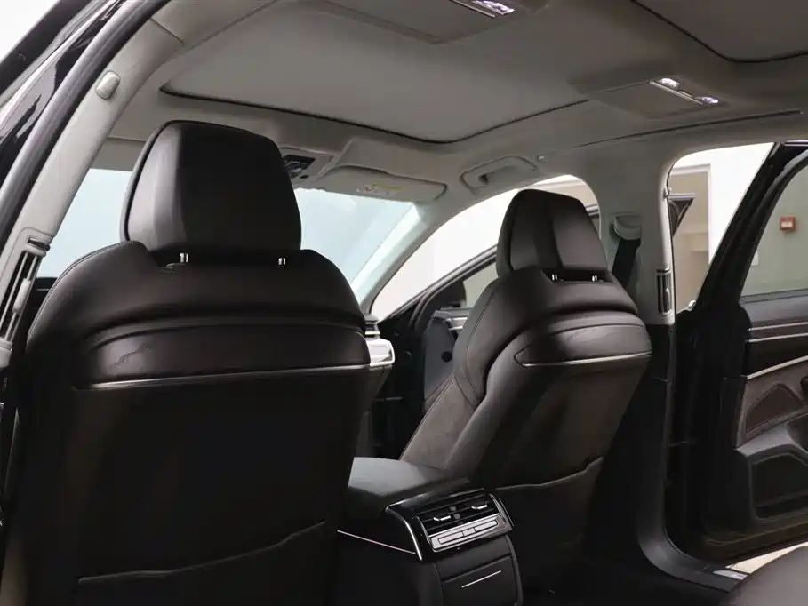 Audi A8 2022 A8L 50 TFSI quattro Comfort Collector's Edition фото 21