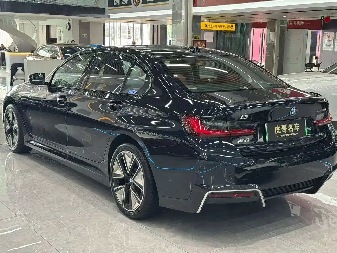 BMW i3 2025 eDrive 40 L Shadow Night Sport Package фото 7
