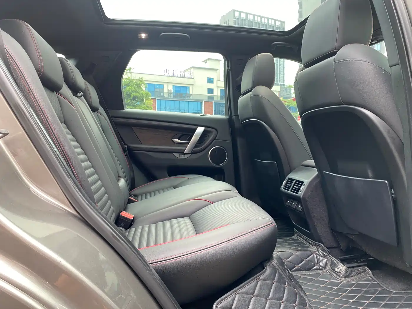 Land Rover Discovery Sport 2021 249PS R-Dynamic SE Performance Technology Edition 5-seater фото 13