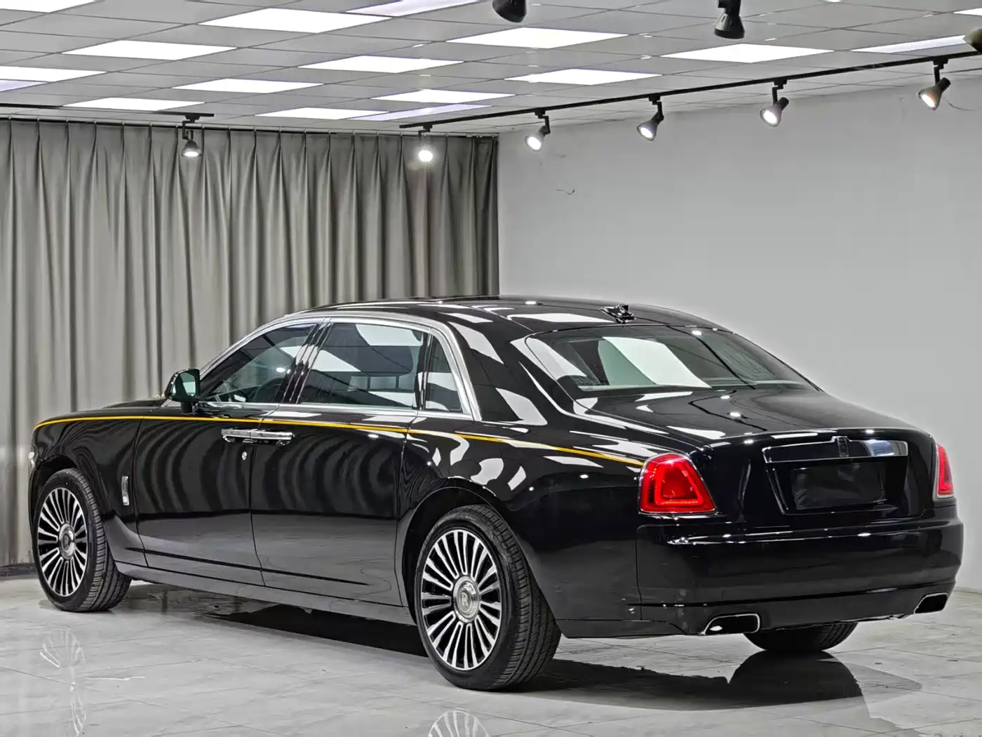 Фото 8 - Rolls-Royce Ghost