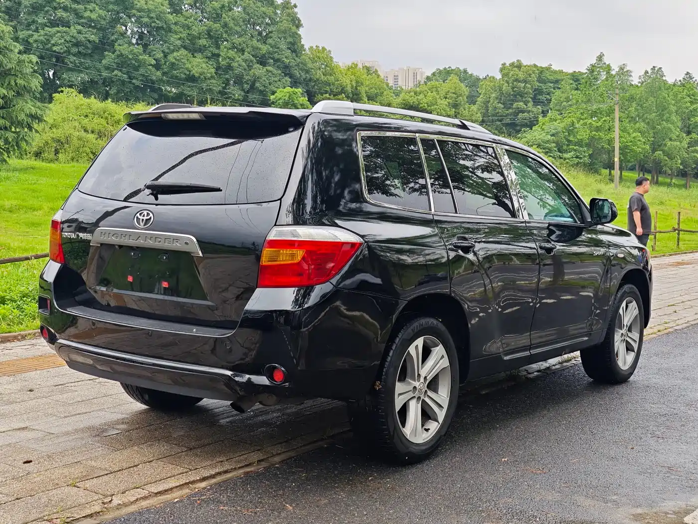 Toyota Highlander 2009 2.7L 2WD 7-seater Luxury Edition фото 7