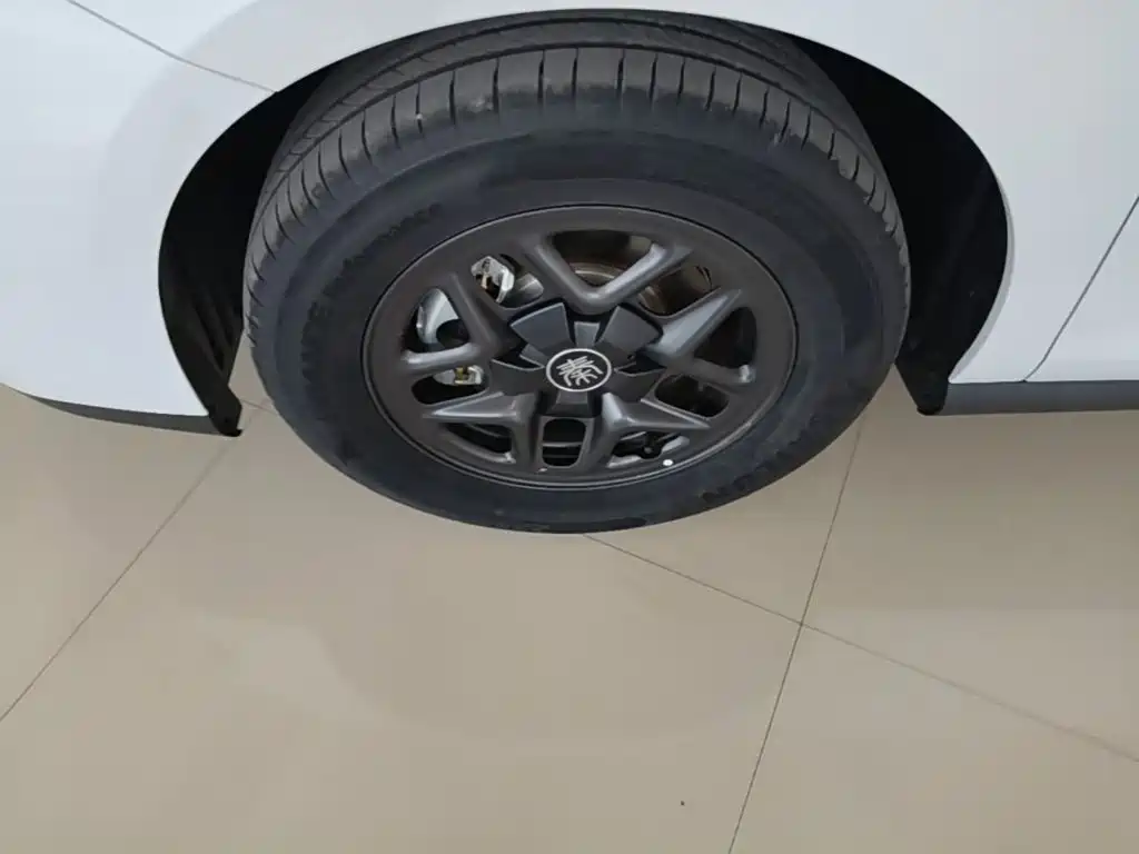 BYD Qin PLUS 2026 2026 DM-i Smart Edition 128KM Progressive