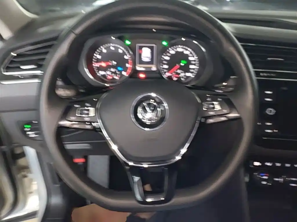 Volkswagen Tiguan L 2019 380TSI Auto AWD Smart Luxury Edition China V фото 11