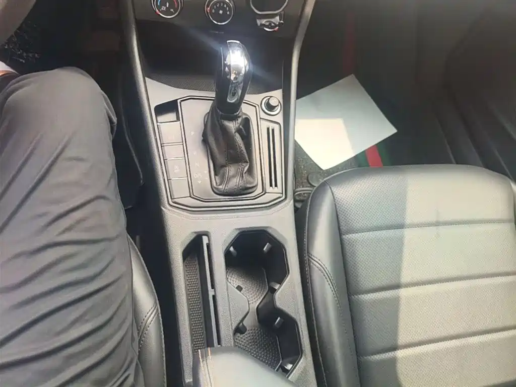 Volkswagen Lavida 2019 1.5L Automatic Comfort Edition China VI фото 14