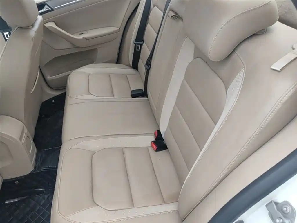 Volkswagen Bora 2014 1.6L Automatic Comfort Edition фото 17