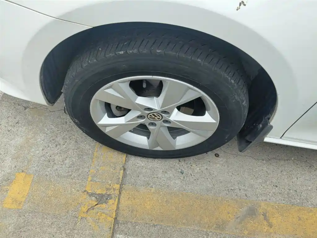 Volkswagen Bora 2014 1.6L Automatic Comfort Edition фото 23