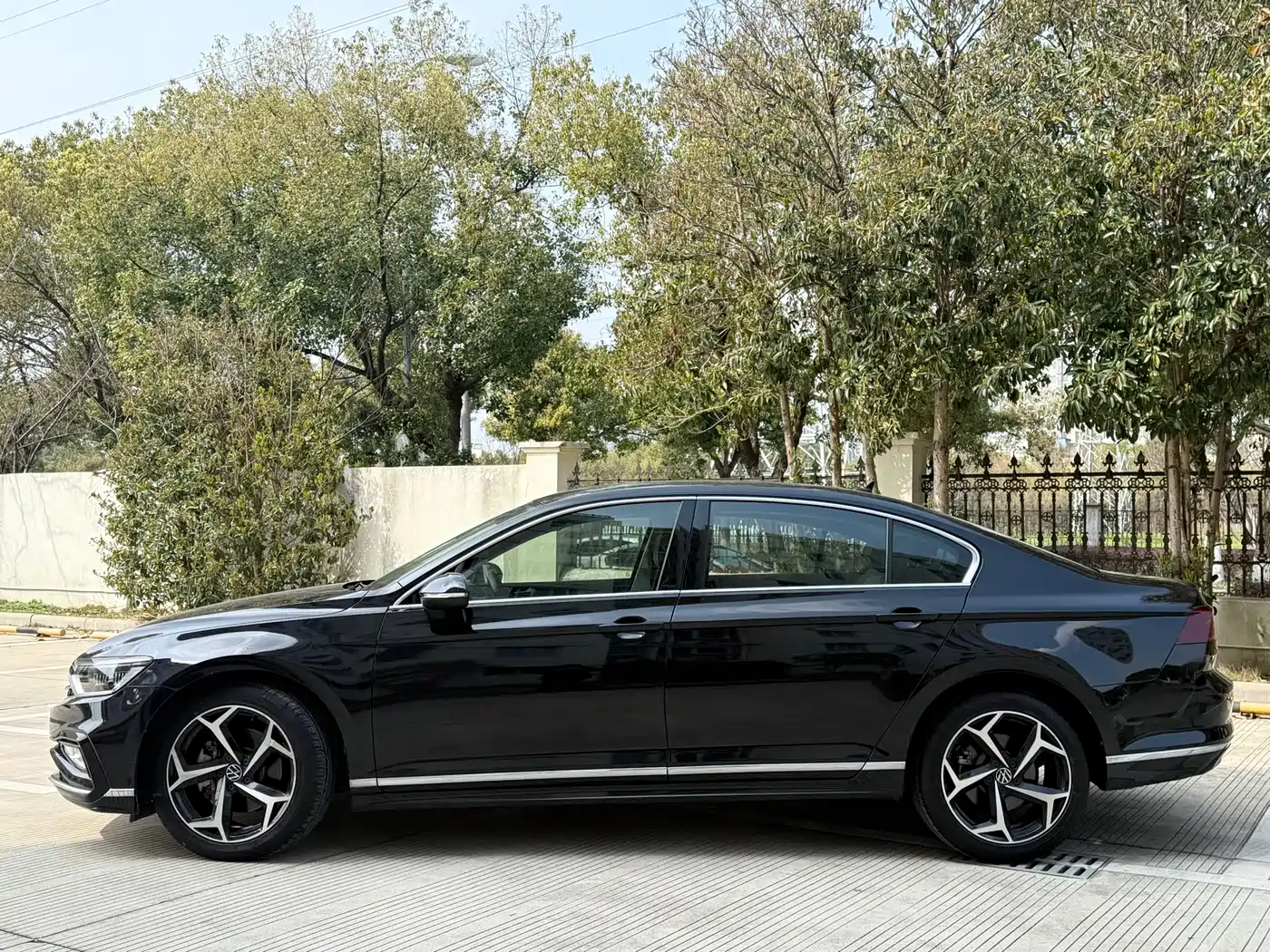 Volkswagen Magotan 2023 2 Million Units Anniversary Edition 330TSI DSG Leading Type фото 16