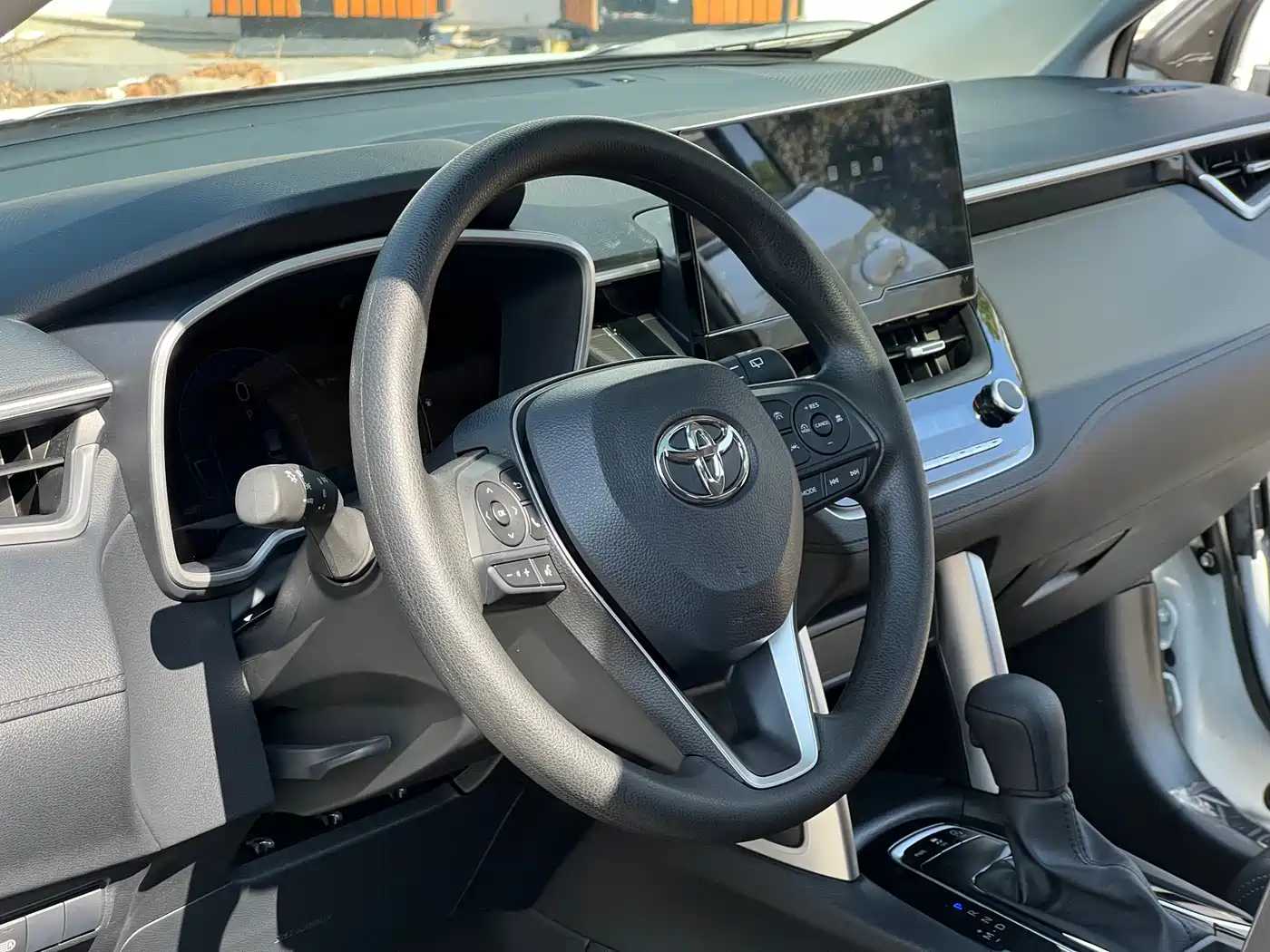 Toyota Frontlander 2023 2.0L CVT Sport Edition фото 14