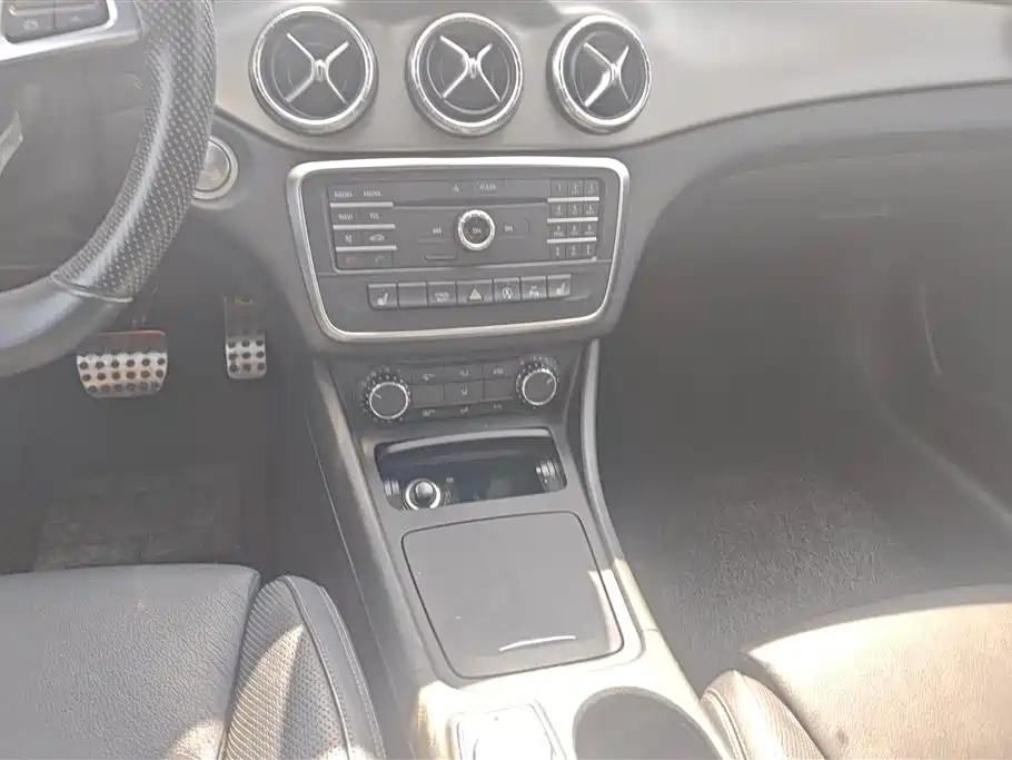 Mercedes-Benz CLA (Import) 2016 CLA 260 4MATIC фото 16