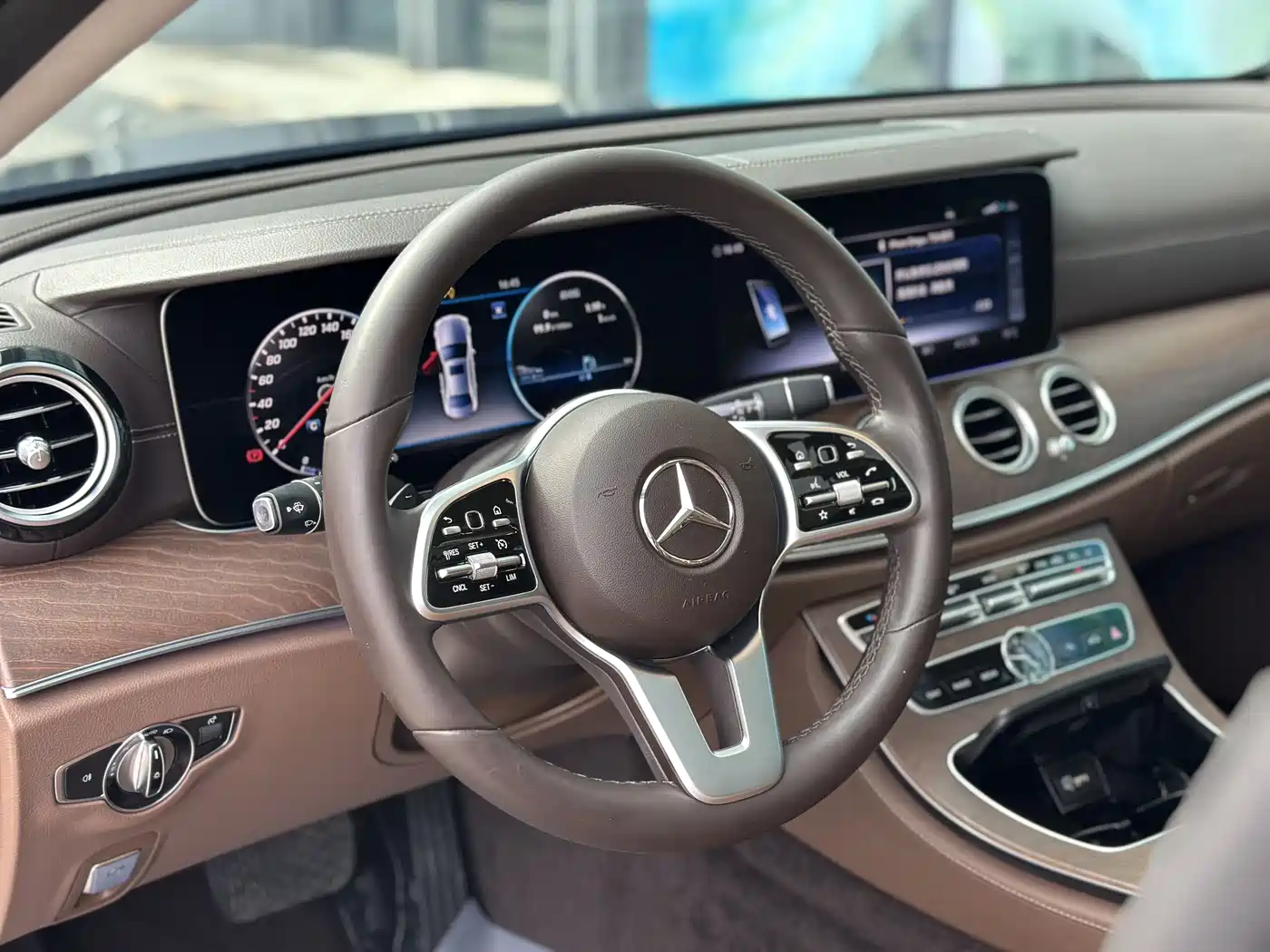 Mercedes-Benz E-Class 2020 Facelift E 300 L Exclusive фото 16
