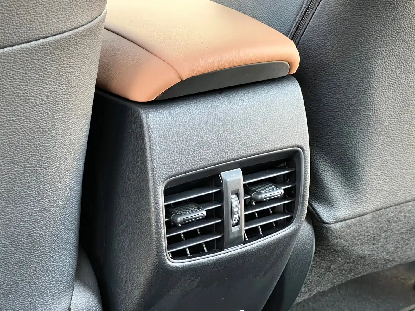 Toyota Frontlander 2023 2.0L CVT Sport Edition фото 18