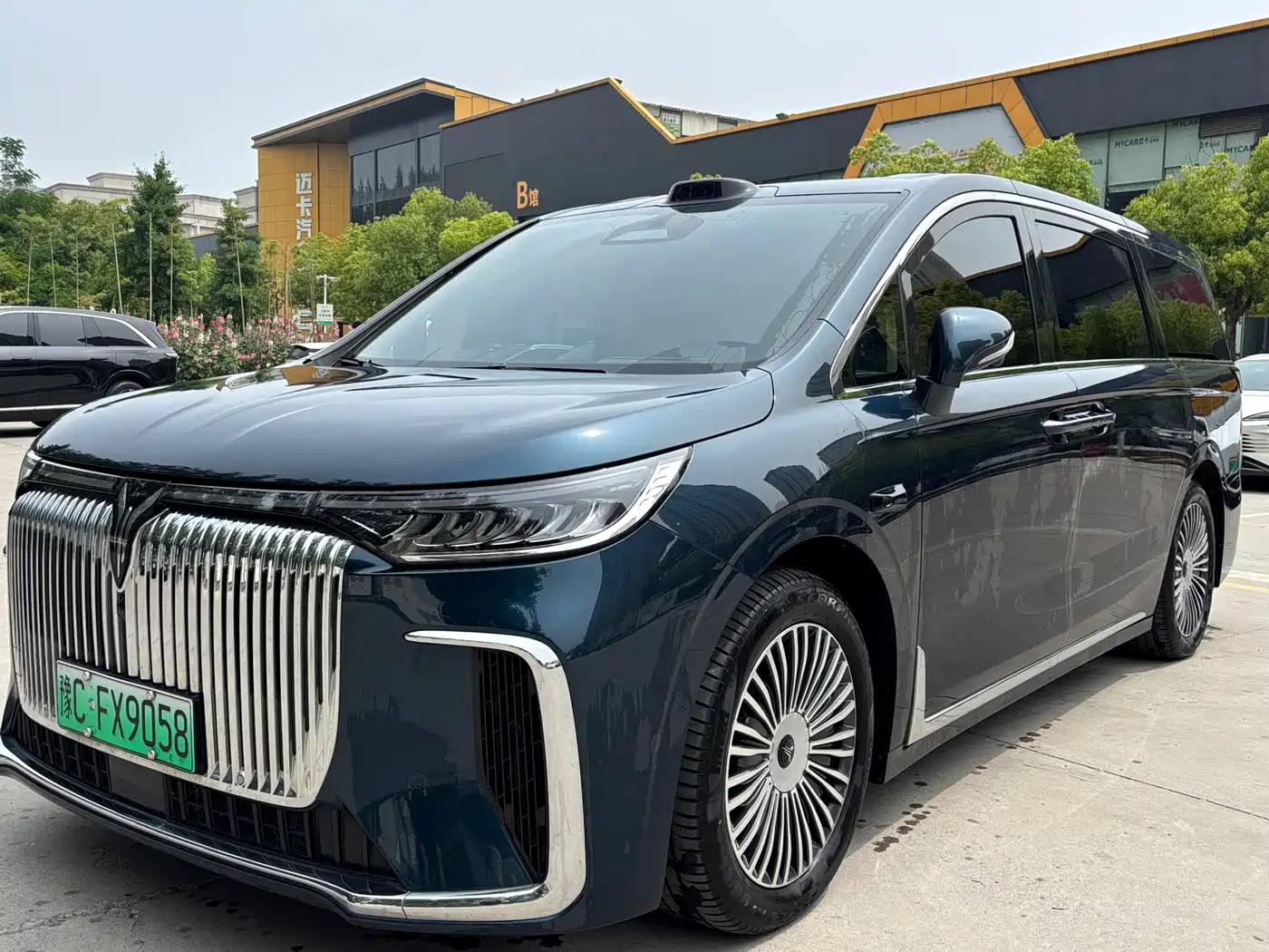 Voyah Auto Voyah Dreamer 2025 Model PHEV 4WD Premium QianKun Edition
