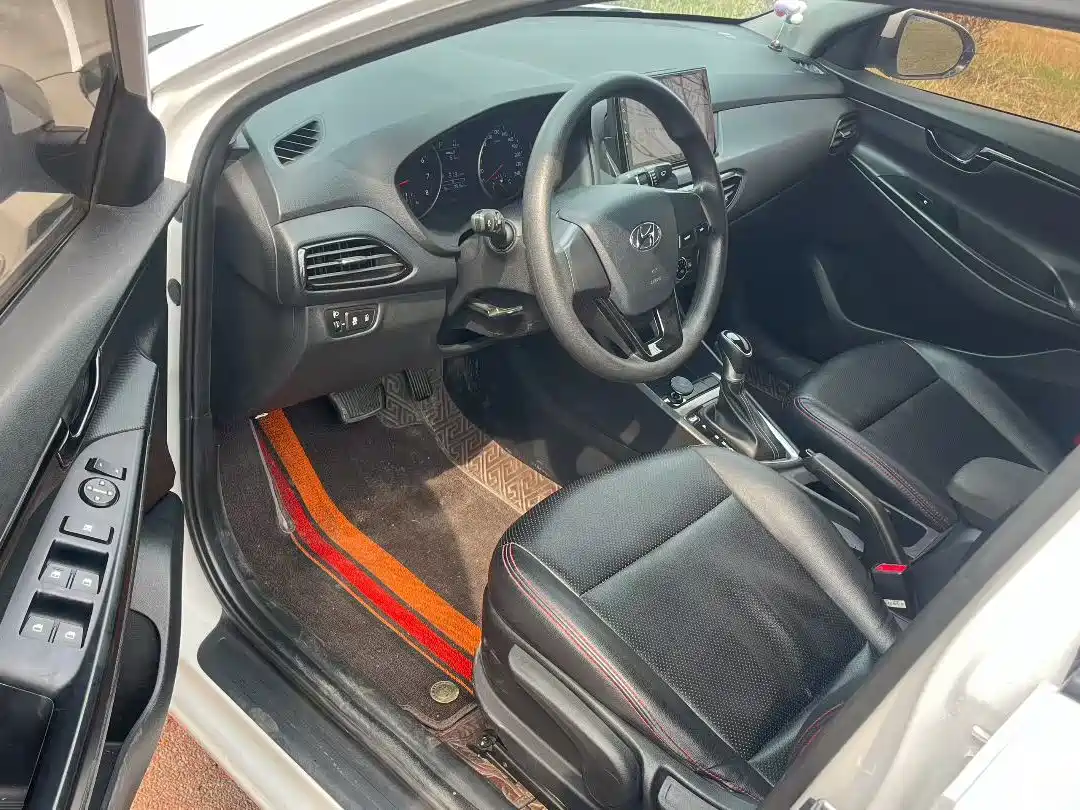 Hyundai Elantra 2020 1.6L Auto GL Pleasing Edition фото 4