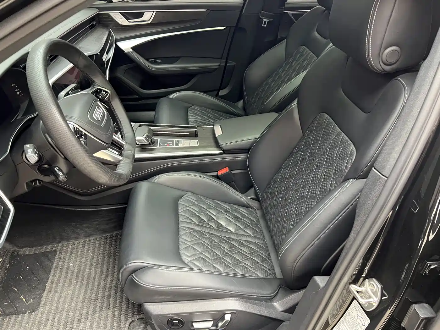 Audi A6L 2025 45 TFSI quattro Premium Sport + Exclusive Package фото 9