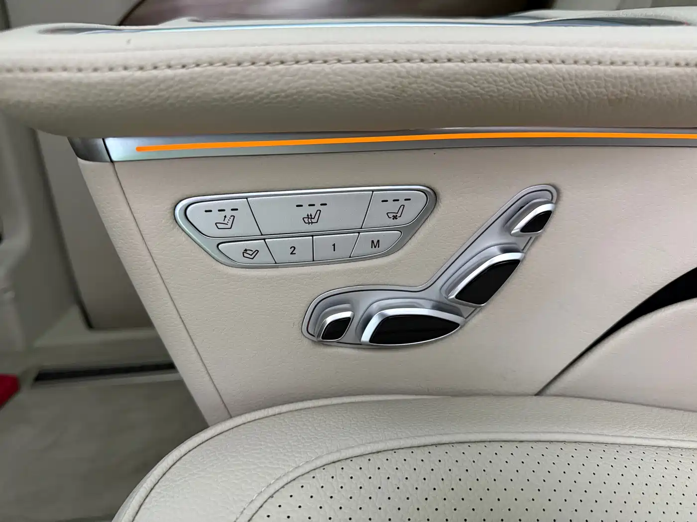 Mercedes-Benz V-Class 2021 V 260 L Long Wheelbase Premium Edition фото 6