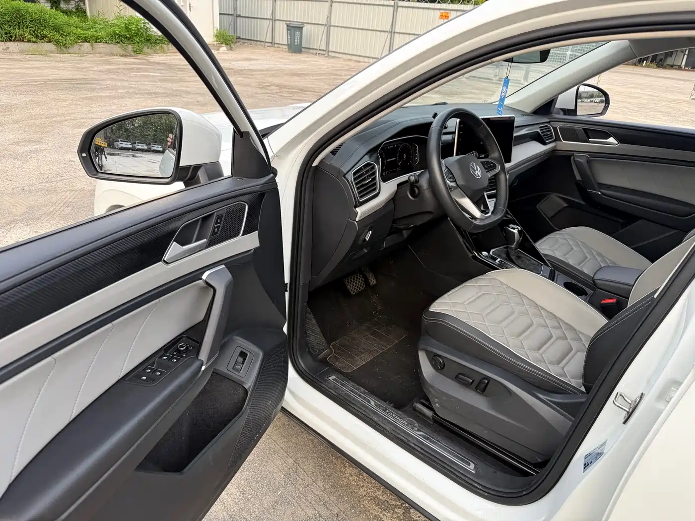 Volkswagen Tayron 2023 330TSI 2WD Luxury Plus Advanced Edition фото 4