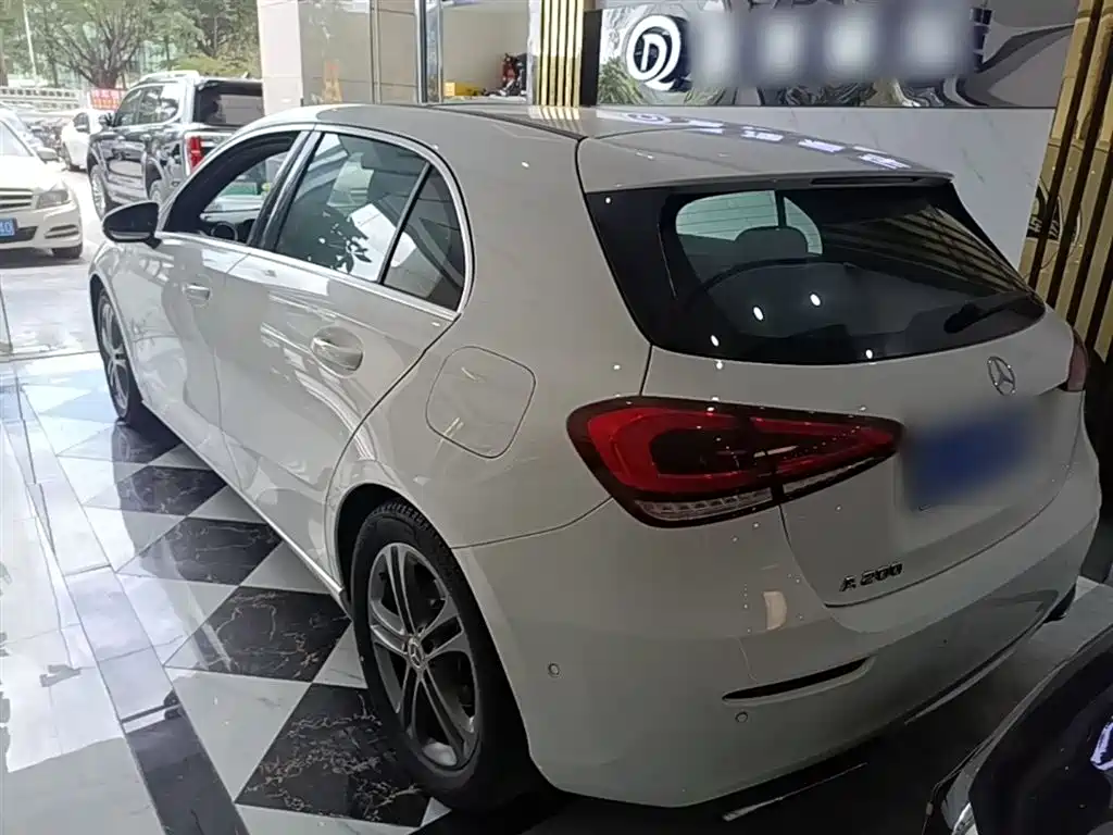 Mercedes-Benz A-Class (Import) 2019 A 200 Dynamic Version фото 5