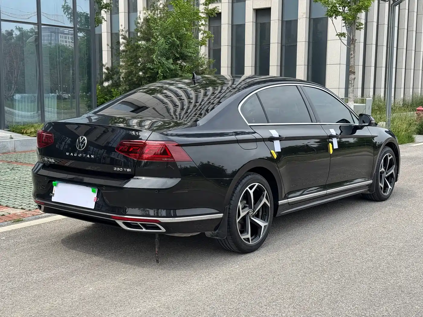Volkswagen Magotan 2023 2 Million Units Anniversary Edition 330TSI DSG Leading Type фото 18