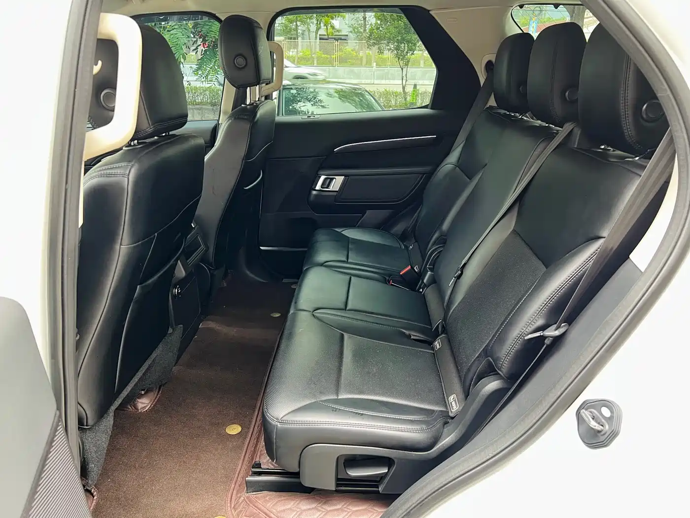 Land Rover Discovery 2018 2.0T SE фото 16