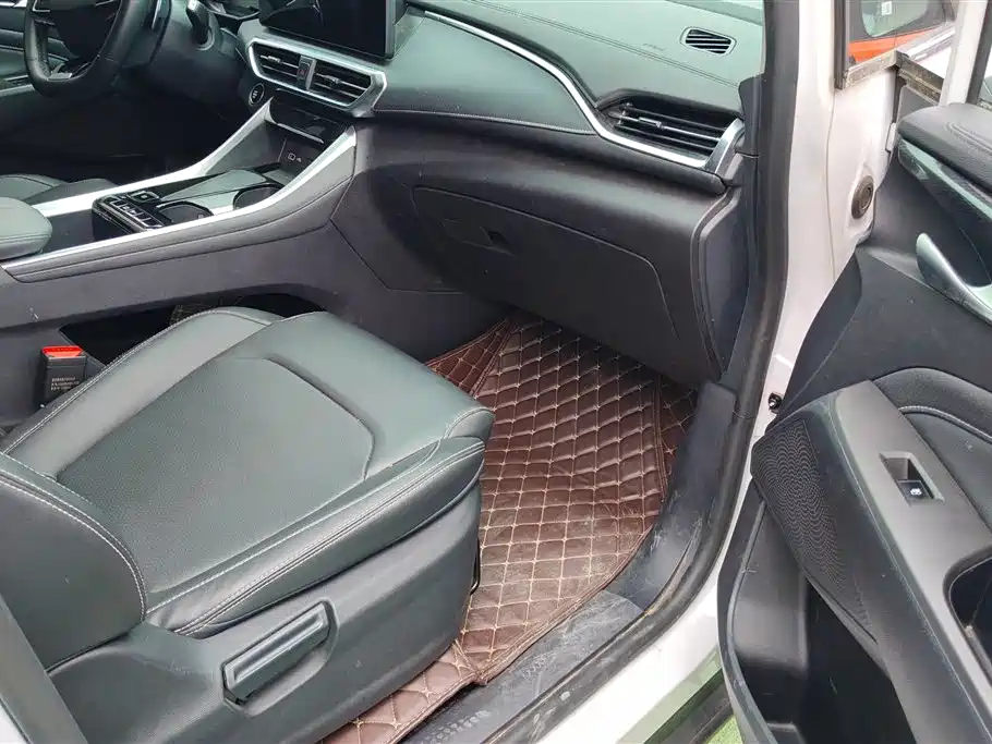 SAIC Maxus Maxus G50 2023 Model PLUS 1.5T Happiness Recommended Auto Launch Edition фото 8