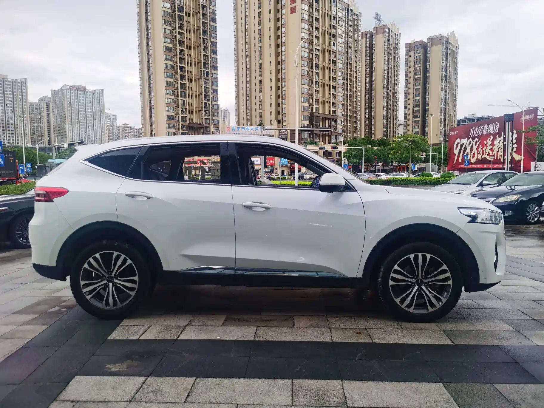 Фото 8 - Haval F7