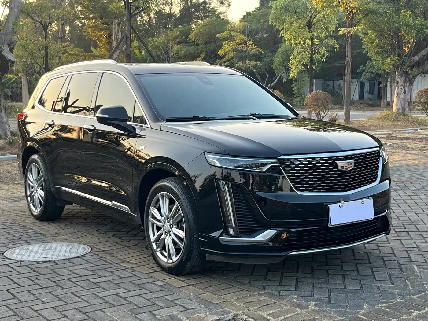 CADILLAC XT6