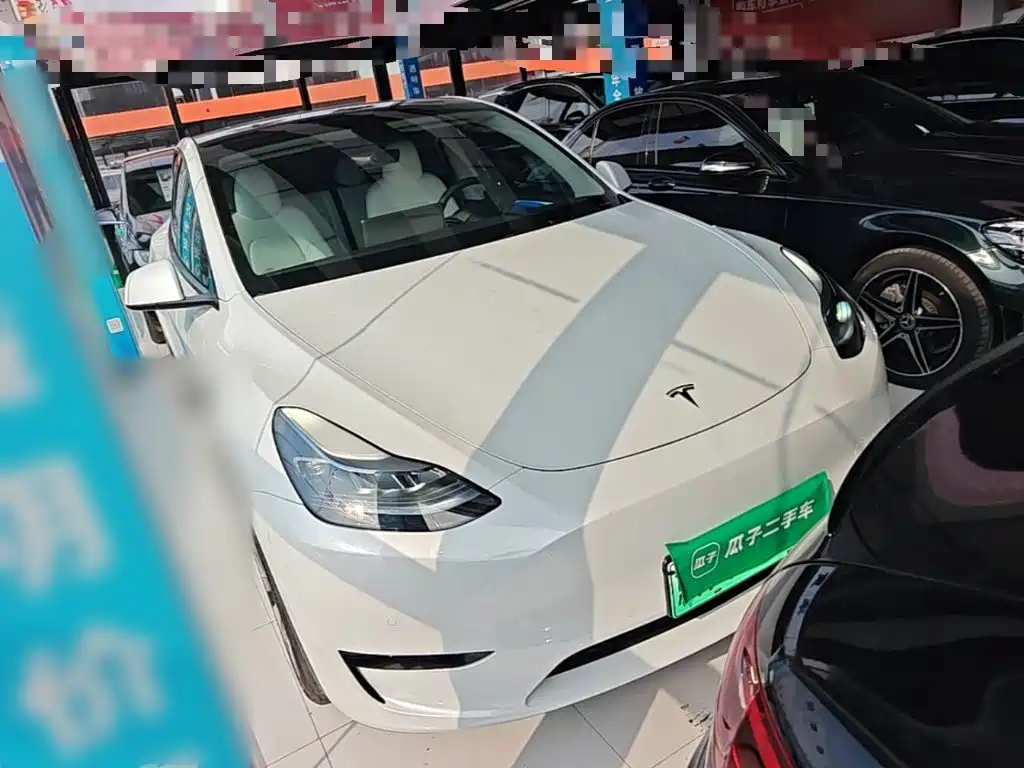 Фото 4 - Tesla Model Y