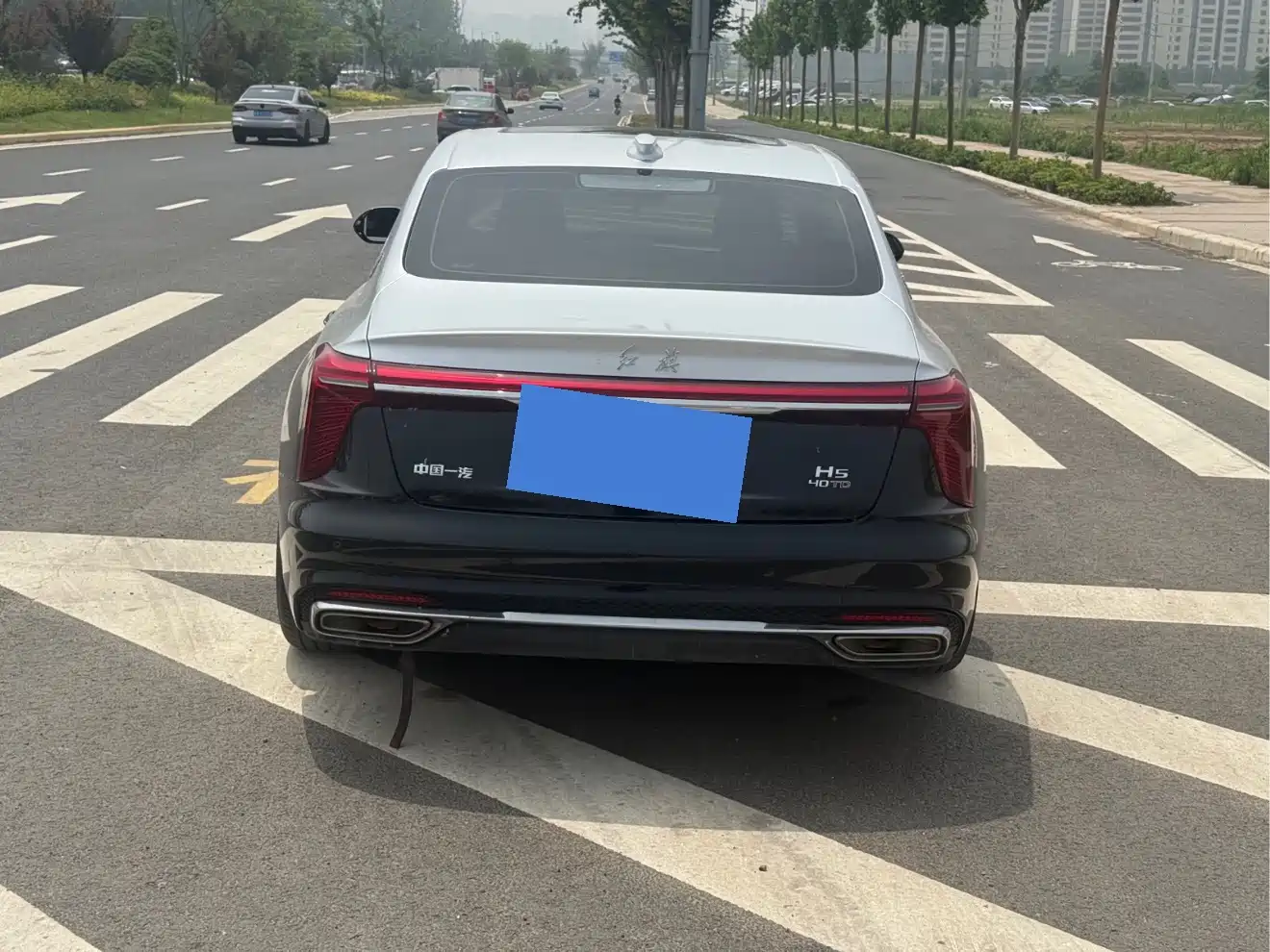 Hongqi H5 2023 2.0T Auto Smart Connect Flag Comfort фото 5
