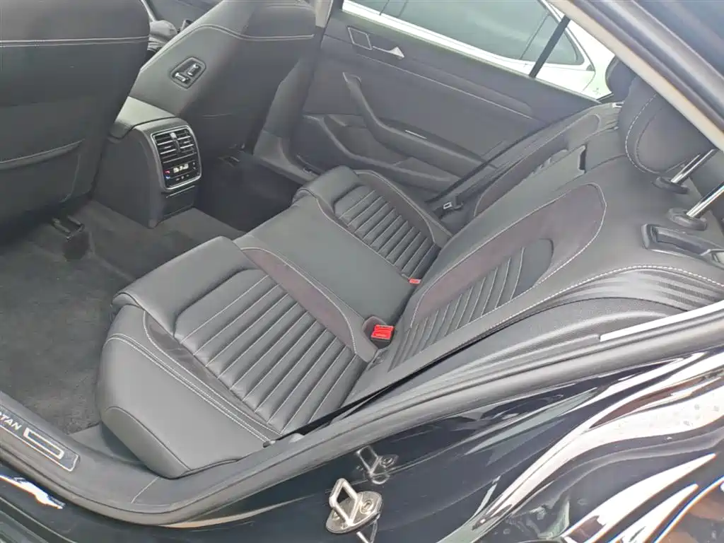 Volkswagen Magotan 2020 280TSI DSG Leading фото 13