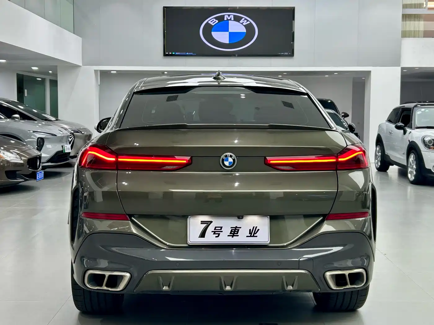 Фото 16 - BMW X6