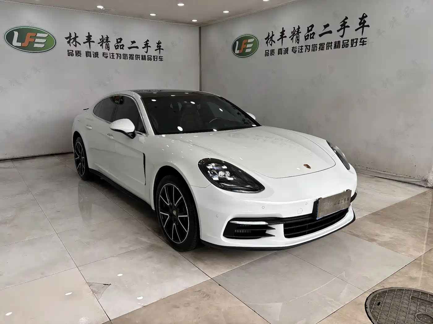 PORSCHE PANAMERA