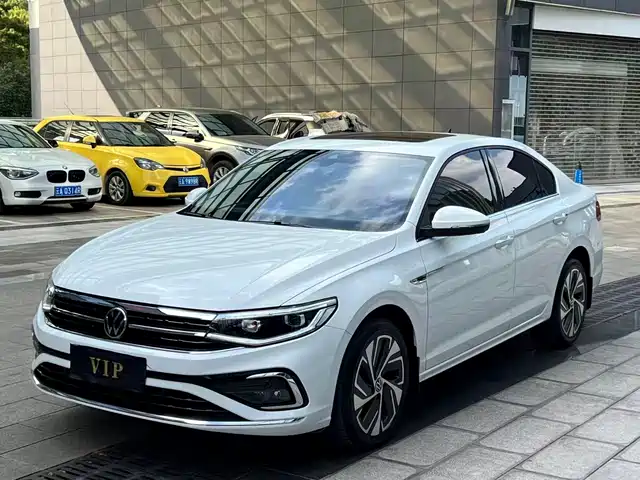 Volkswagen Bora 2023 280TSI DSG Prestige Edition — фото 1
