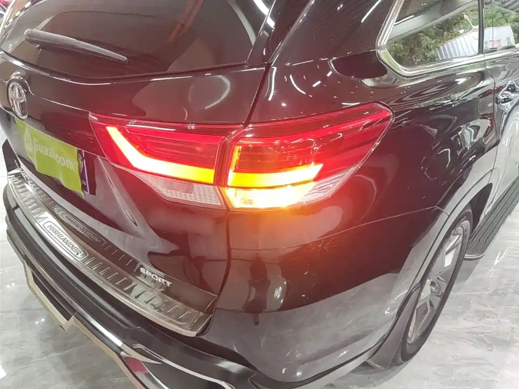 Toyota Highlander 2018 2.0T 4WD Luxury 7-seater (China V) фото 8