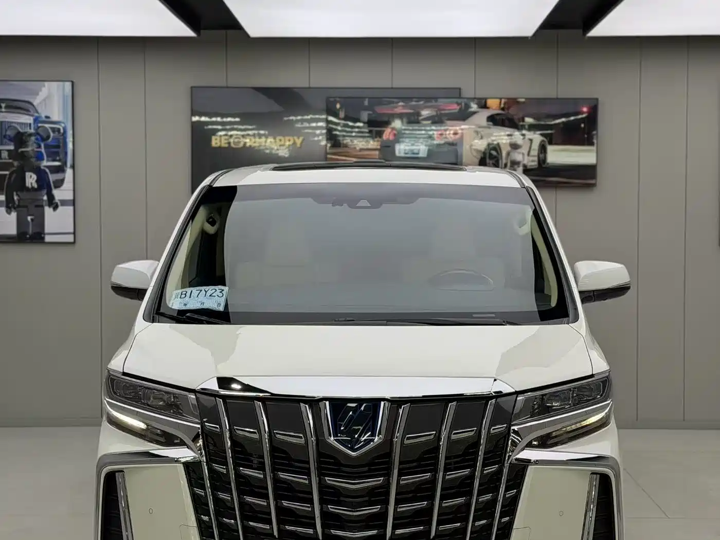 Toyota Alphard 2021 Hybrid 2.5L Luxury фото 2