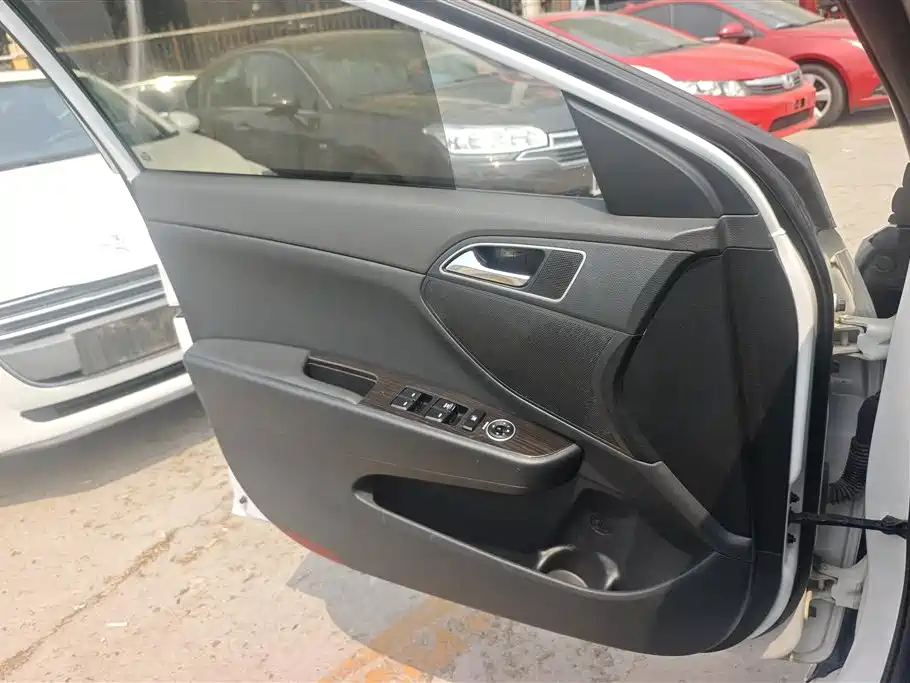 Hyundai Mistra 2016 1.6T Automatic Smart GLS фото 7