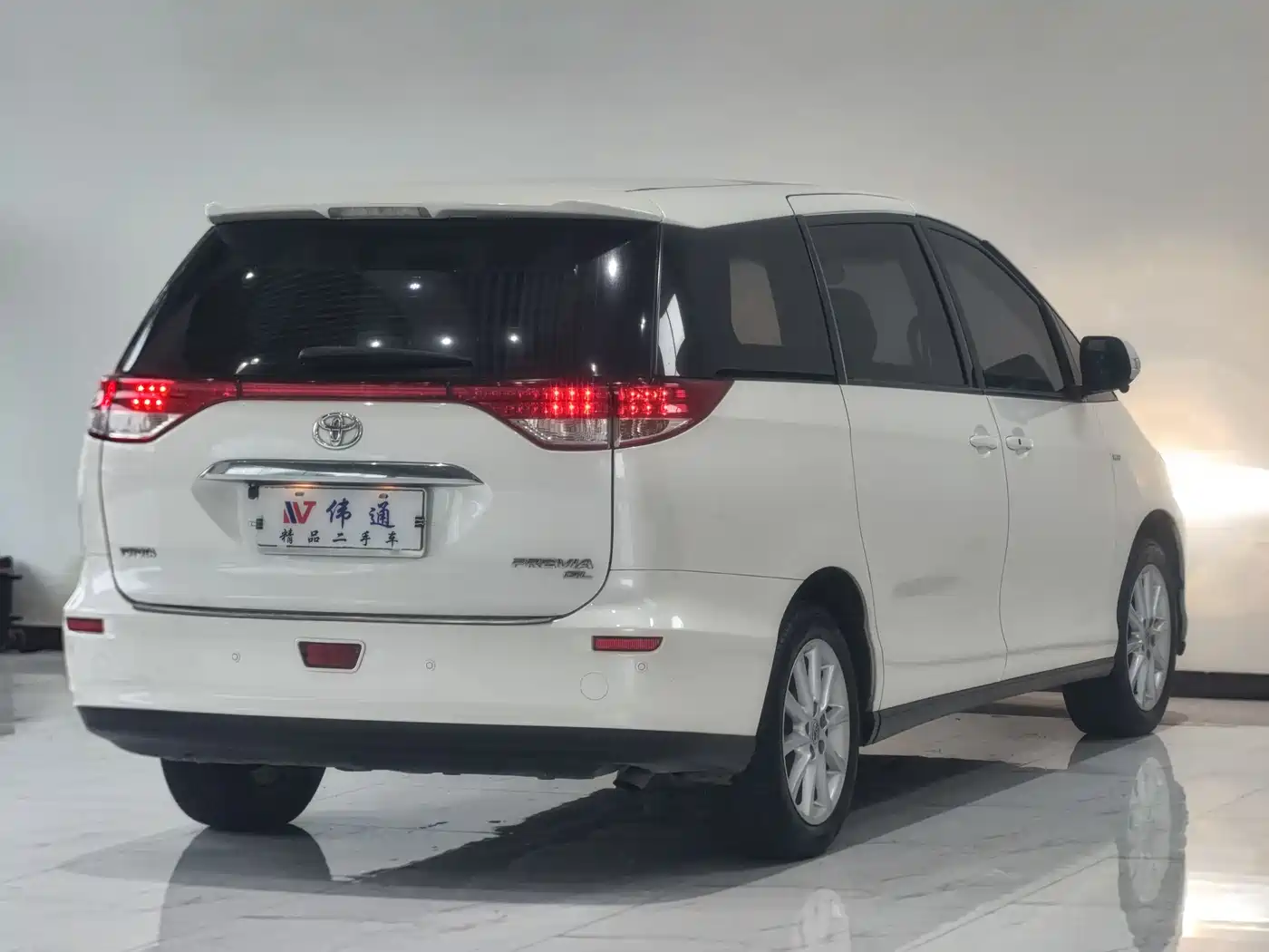 Toyota Previa 2012 2.4L 7-Seater Luxury Edition фото 4