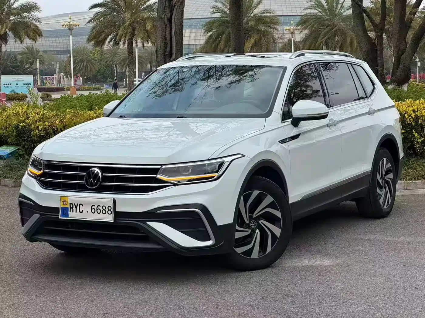 Volkswagen Tiguan L 2023 300TSI Automatic 2WD Smart Enjoyment Edition фото 3